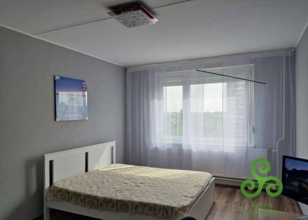 Jerik� utc�n 56 nm-es j� �llapot� lak�s b�torozva elad�!