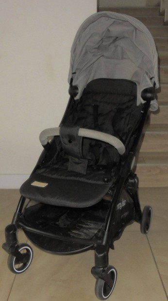 Jimmylee bőrönd méretűre csukható babakocsi ingyen szállítással