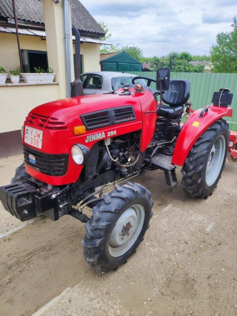 Jinma 254 kistraktor traktor friss műszakival gyári fűkaszával eladó