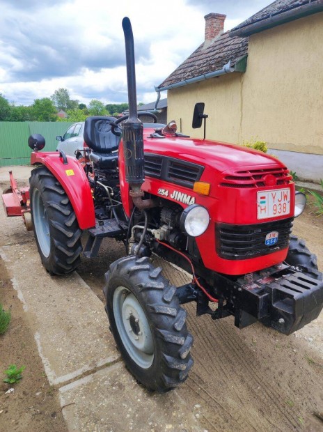 Jinma 254 kistraktor traktor friss műszakival gyári fűkaszával eladó