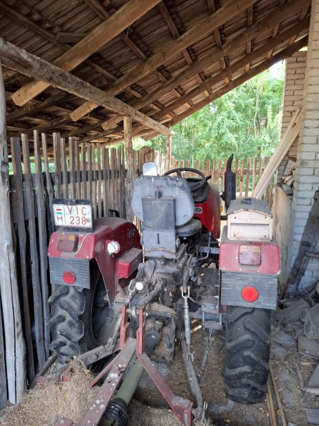 Jinma 25 lóerős traktor eladó