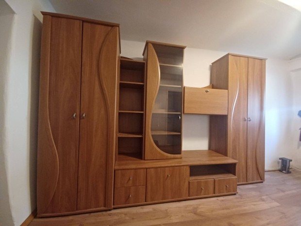 Jó Állapotú Modern Szekrénysor