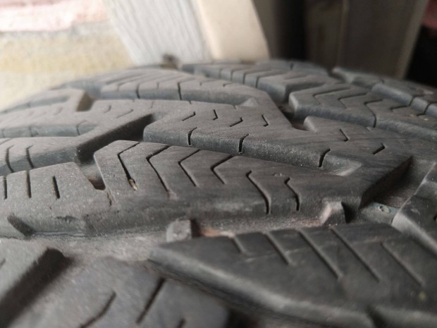 J llapot 185/65 R15 88T tli gumik eladk
