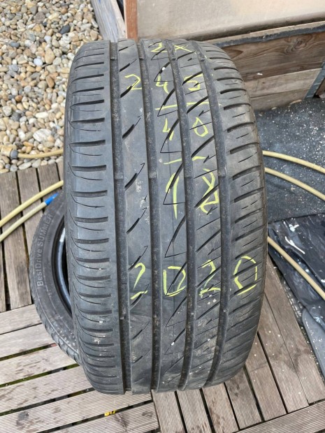 J llapot 245/40 R18 mret nyri gumik prban eladk