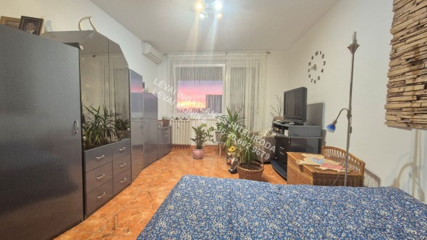 J llapot 62 m2-es laks elad Gyuln