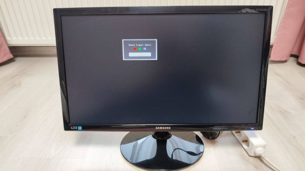 J llapot Samsung S23B300B 23" LED Fullhd monitor DVI+VGA csatlakoz