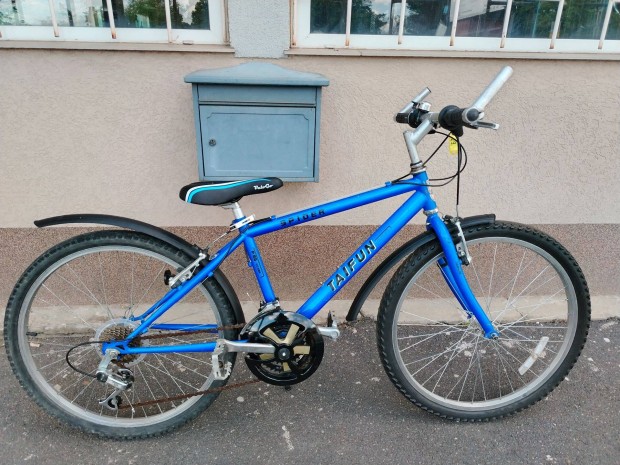 Jó állapotú Taifun Spider 24" fiú kerékpár! (29)