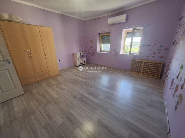 J� �llapot�, 3 szob�s h�z �j villanyh�l�zattal