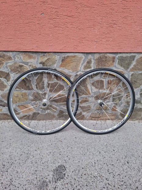 Jó állapotú, Mavic Aksium Race 622mm, 28-as, országúti felni szett!