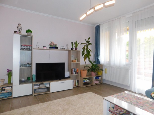 J� �llapot� sorh�zi lak�s elad�!