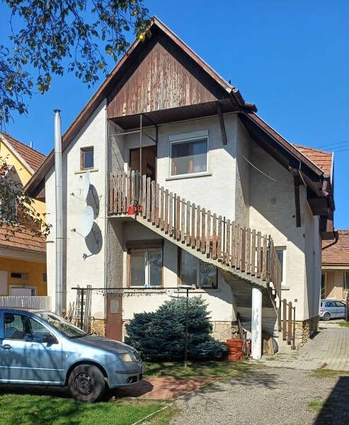 J� �r-�rt�k ar�ny! J� helyen, k�zponthoz k�zel, k�tgener�ci�s ...