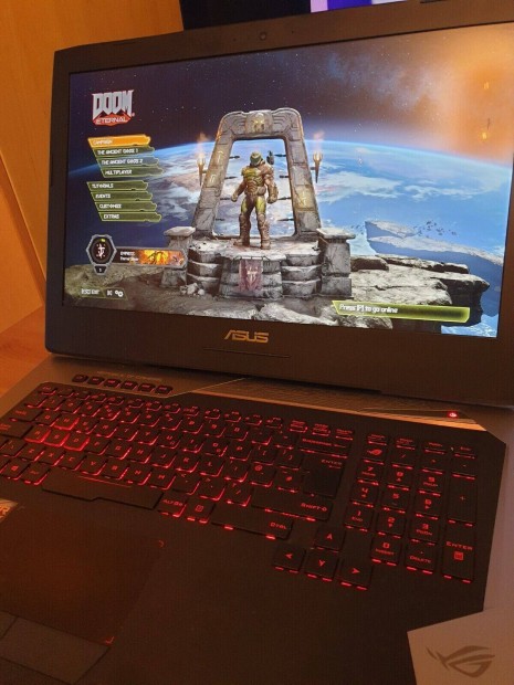 J ron Asus rog laptop elad 17 colos Gtx 980M 8GB