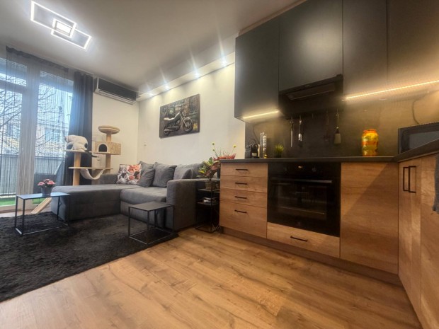 J� lak�s, j� p�nz�rt, j� helyen