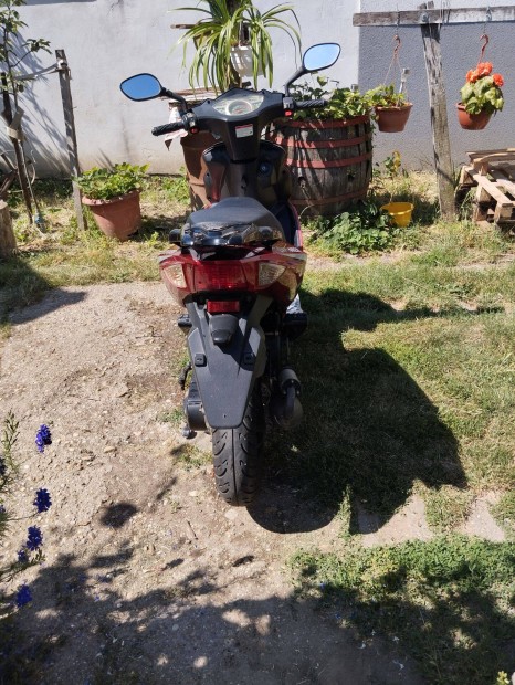 Jallapot keveset hasznlt robog