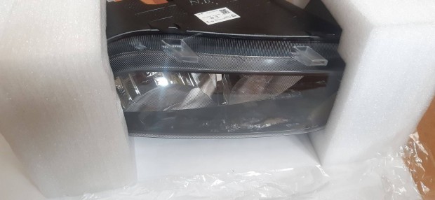 Jobb els Dacia Spring fnyszr