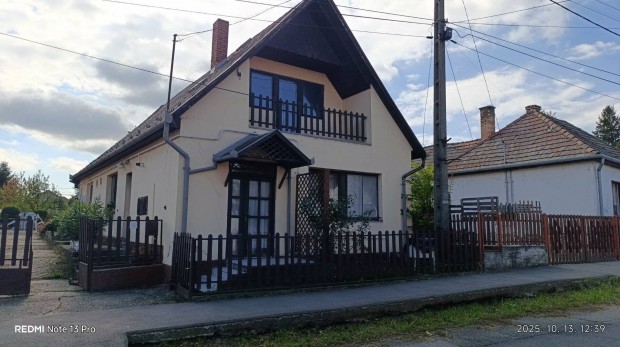 Jobb�gyi k�zpontj�ban azonnal k�lt�zhet� h�z tulajdonost�l elad�