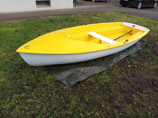 Jogsi n�lk�l vezethet� kisvitorl�s