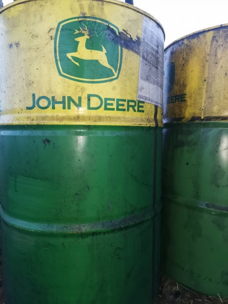 John Deer 200 l hord�. 