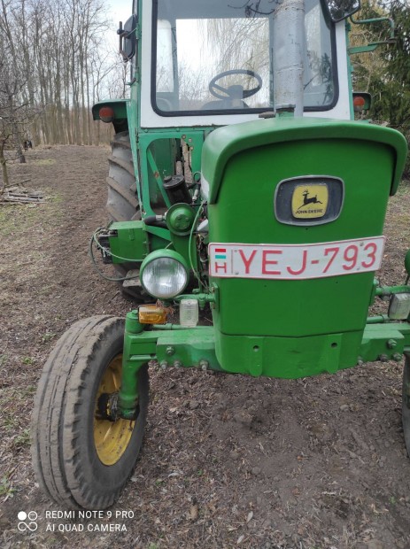 John Deere 2130