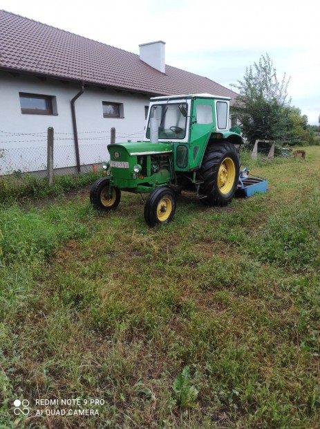 John Deere 2130