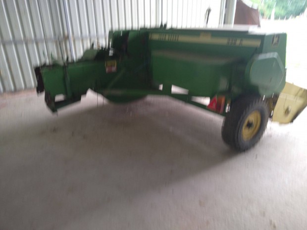 John Deere 332A blaz