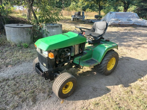 John Deere 415 fnyrtraktor, fnyr, kistraktor