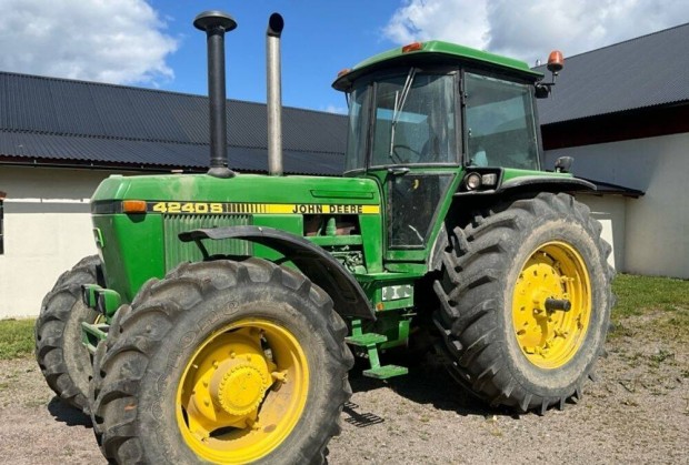 John Deere 4240S traktor