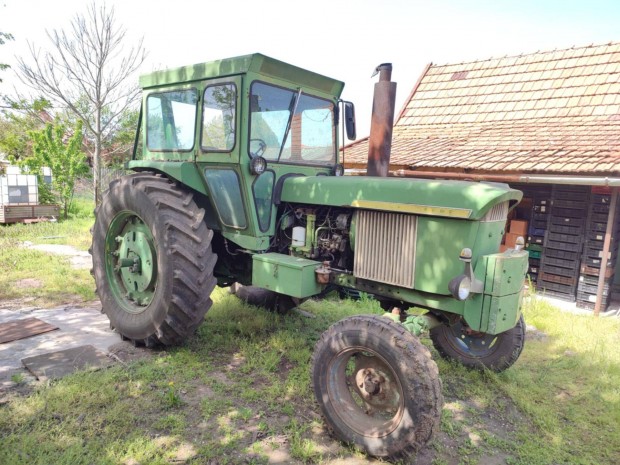 John Deere 4320 traktor