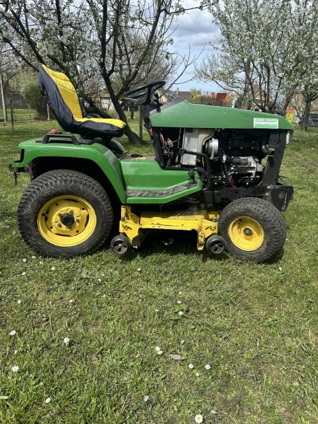 John Deere 445 AWS