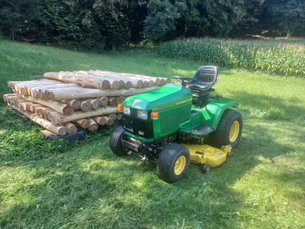 John Deere 455 kompakt fűnyíró traktor kiváló állapotban