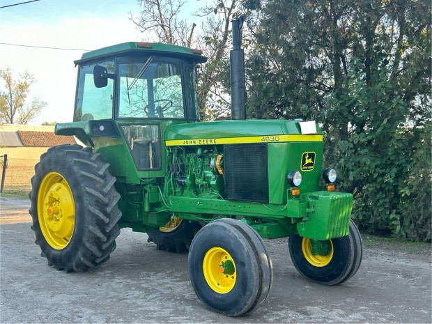 John Deere 4630 Piros rendszmos