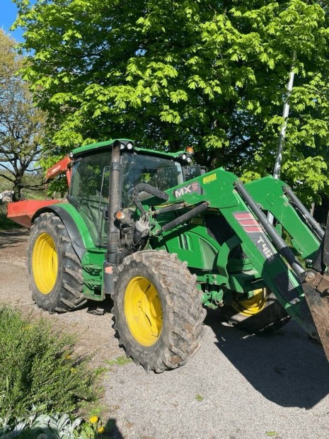 John Deere 6115 R traktor