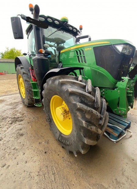 John Deere 6215R prémium traktor