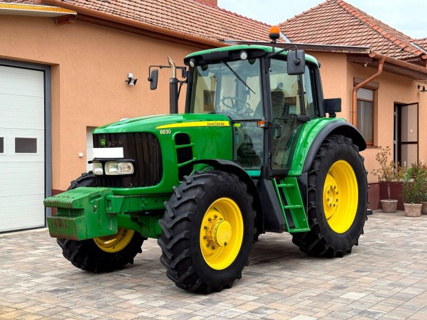 John Deere 6630 traktor