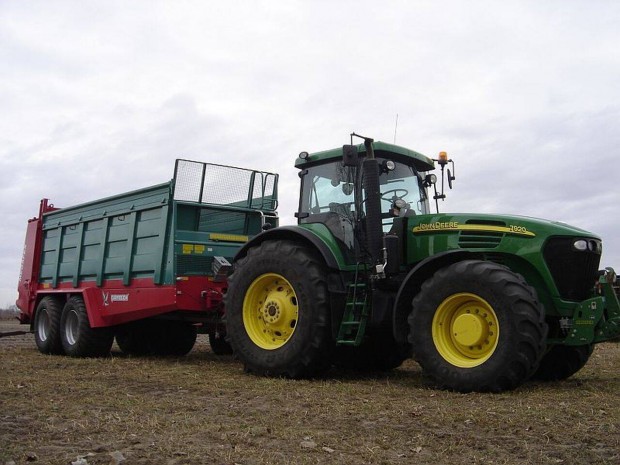 John Deere 7920 traktor