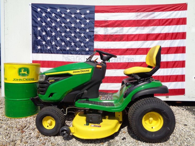 John Deere S130 USA 22 Le 2 hengeres fnyrtraktor fnyr traktor