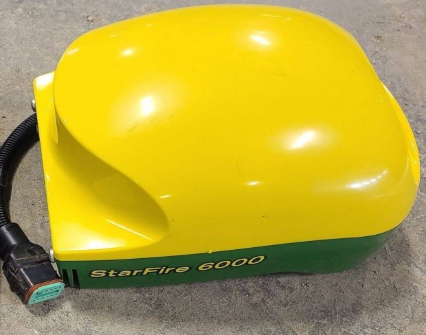 John Deere Starfire 6000 antenna