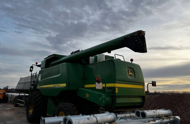 John Deere T660