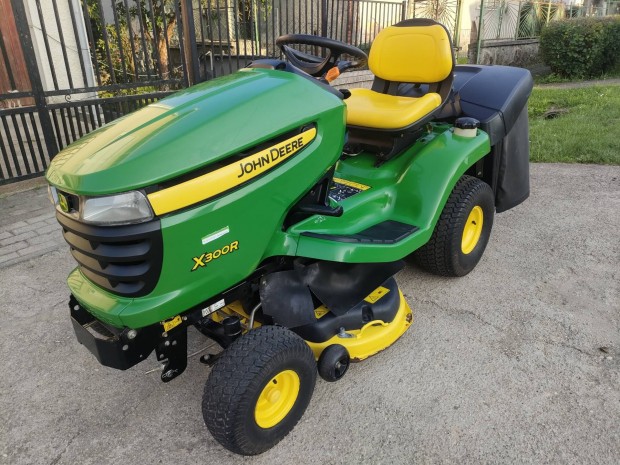 John Deere X300R V2 17HP Kawasaki fűnyíró traktor fűnyírótraktor