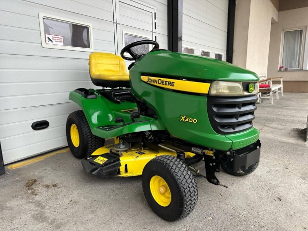 John Deere X300 V2 17HP Kawasaki fnyr traktor fnyrtraktor