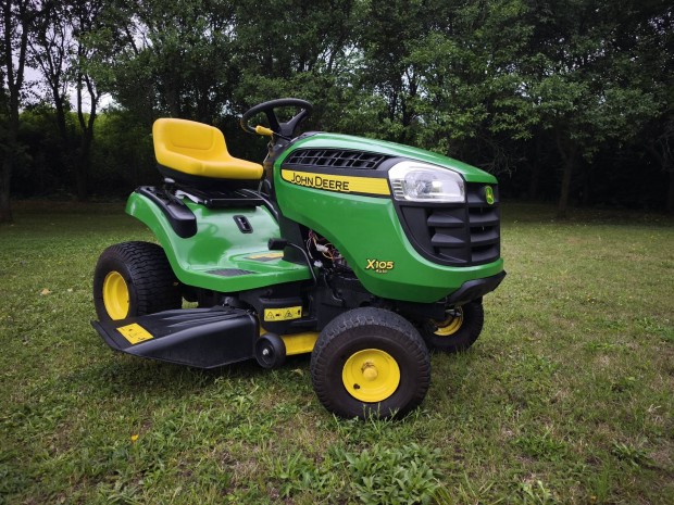 John Deere fűnyíró traktor, fűnyírótraktor 103 üzemóra