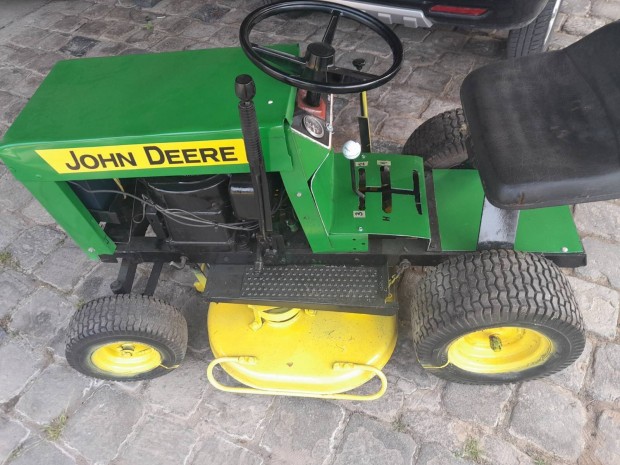 John Deere fnyr traktor fnyrtraktor elad