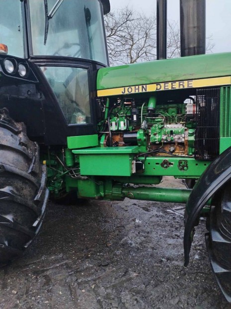 John Deere traktor