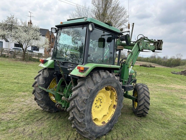 John Deere traktor