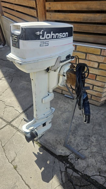 Johnson 25 önindítós csónakmotor