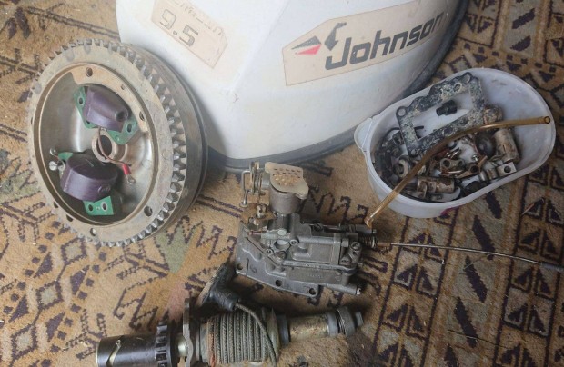 Johnson 9.5 Le. motor bontott alkatrszei eladk