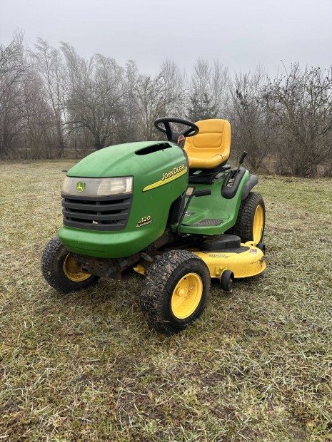 Johon Deere L120 fnyr traktor 