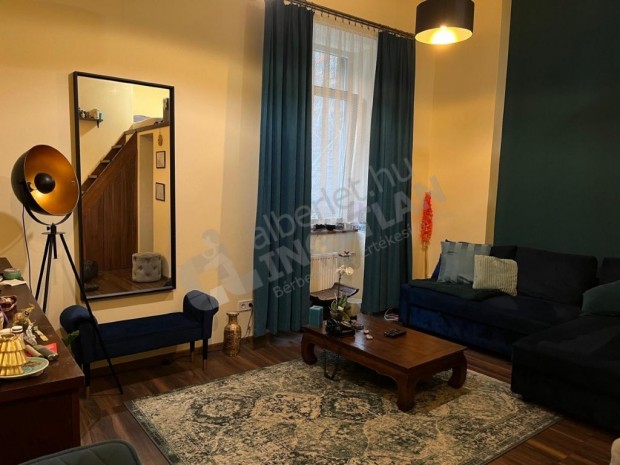 J�kai t�ren B�torozott �s G�pes�tett 32 nm 1 szoba gal�ri�val