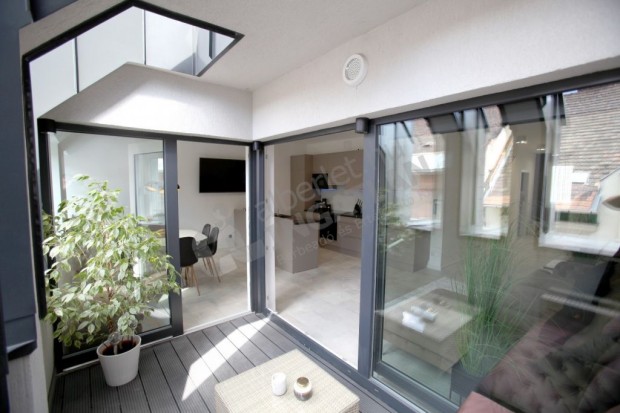 J�kai utc�ban LUXUS duplex PENTHOUSE lak�s kiad� a v�ros sz�v�ben!