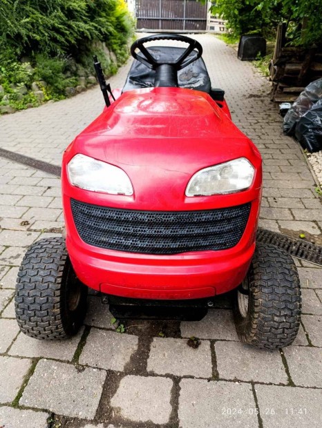 Jonsered Husqvarna fnyr traktor